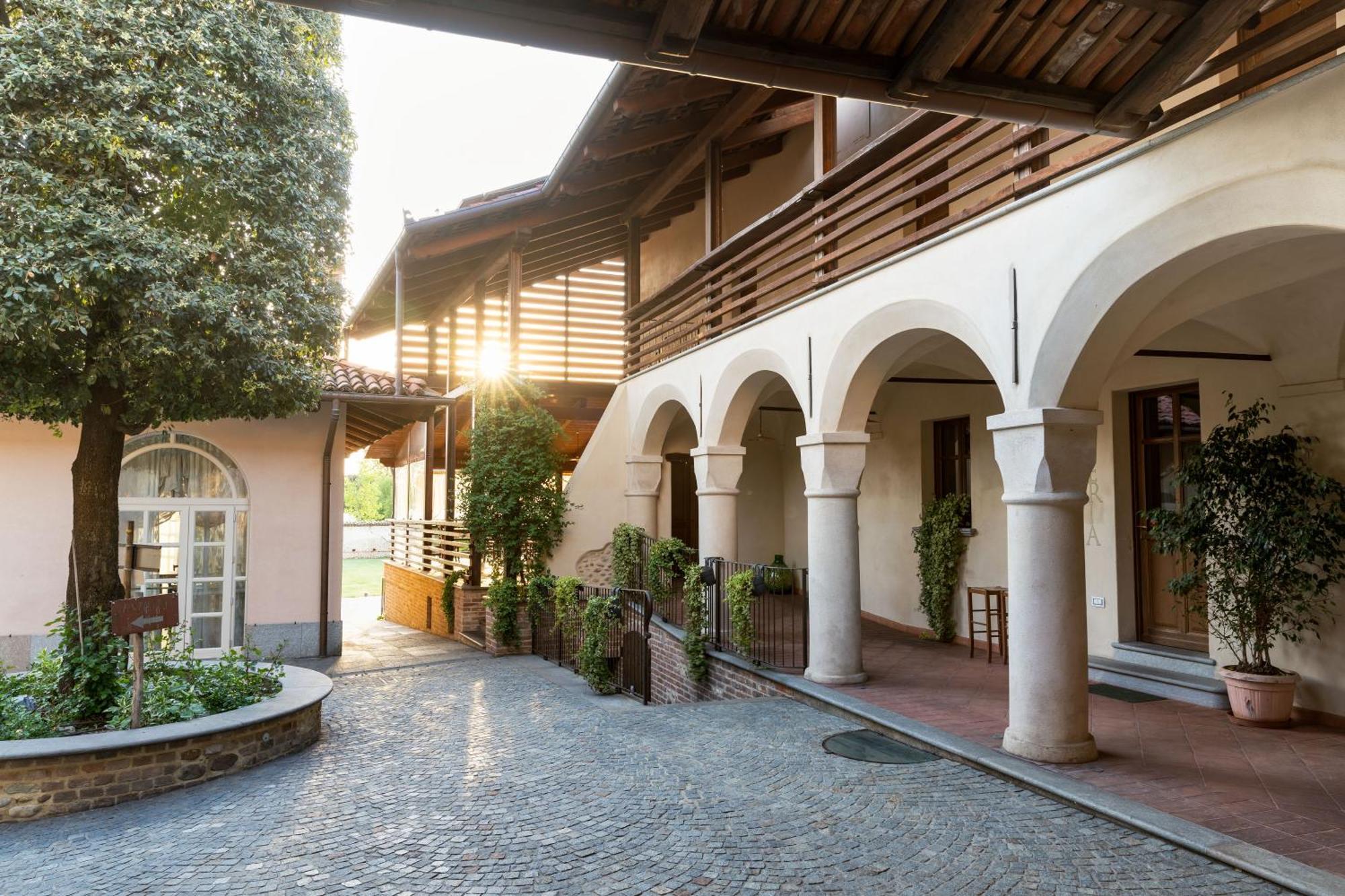 Bed and Breakfast Il Giardino Di Ghilot Cherasco Exterior foto