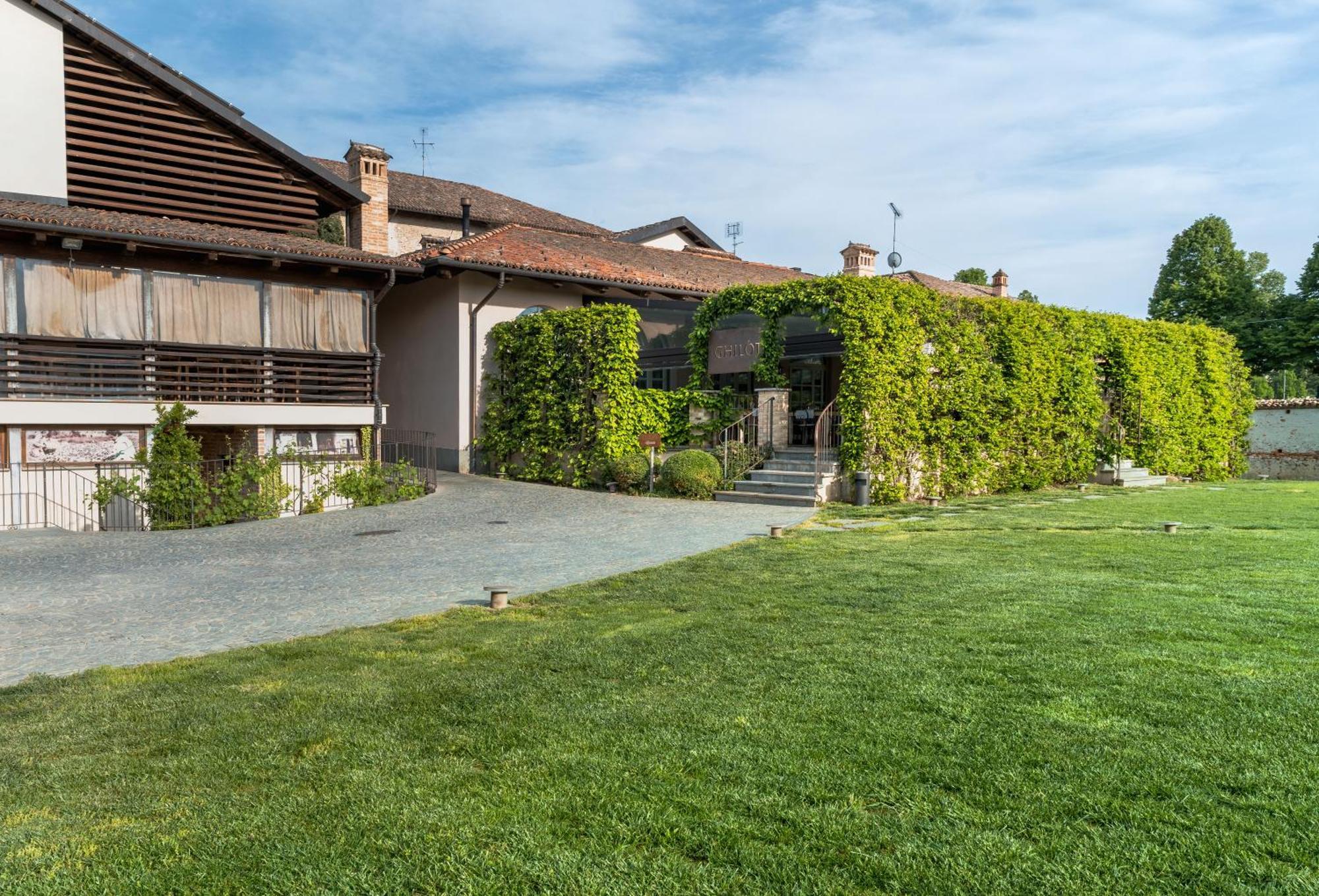 Bed and Breakfast Il Giardino Di Ghilot Cherasco Exterior foto